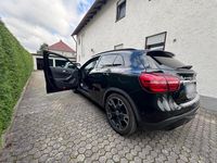 Gebraucht Mercedes GLA220 180 PS (132 kW) 2018 Schwarz SUV