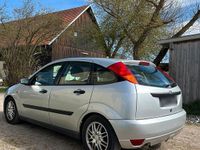 Używany Ford Focus 130 KM (95 kW) 1998 Srebrny Sedan/Limuzyna