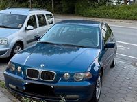 Gebraucht BMW 320 150 PS (110 kW) 2001 Blau Kleinwagen