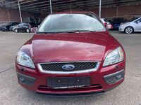 Gebraucht Ford Focus Ghia 101 PS (74 kW) 2005 Rot Kombi