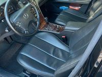 Gebraucht Mercedes E220 Elegance 143 PS (105 kW) 2002 Schwarz Kombi