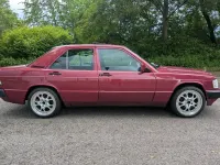 Gebraucht Mercedes 190 118 PS (86 kW) 1990 Rot Limousine