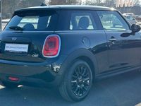 Gebraucht Mini ONE Pepper 102 PS (75 kW) 2019 Midnight black metallic Kleinwagen