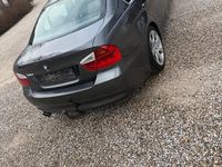 Gebraucht BMW 325 197 PS (144 kW) 2006 Grau Limousine