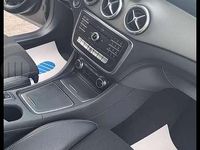 Gebraucht Mercedes CLA180 Urban 122 PS (89 kW) 2018 Grau Limousine