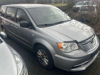 Gebraucht Lancia Voyager 177 PS (130 kW) 2014 Silber Van / Kleinbus