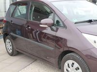 Gebraucht Toyota Verso-S Cool 99 PS (72 kW) 2012 Violett Van / Kleinbus