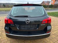 Second-hand Opel Astra 131 CP (96 kW) 2013 Negru Break