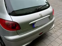 Gebraucht Peugeot 206 75 PS (55 kW) 2009 Silber Limousine