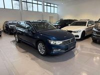 Gebraucht VW Passat 150 PS (110 kW) 2023 Aquamarinblau metallic Kombi