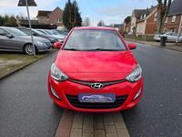 Gebraucht Hyundai i20 Edition 86 PS (63 kW) 2012 Rot Kleinwagen