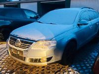Gebraucht VW Passat 140 PS (102 kW) 2005 Blau Coupé