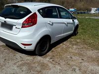 Gebraucht Ford Fiesta 80 PS (58 kW) 2009 Weiß Kleinwagen