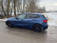 Gebraucht BMW 118 Sport Line 136 PS (100 kW) 2023 Blau Kleinwagen