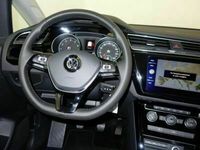 Gebraucht VW Touran Highline 150 PS (110 kW) 2019 Silber metallic Van / Kleinbus