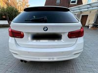 Gebraucht BMW 320 163 PS (119 kW) 2016 Weiß Kombi