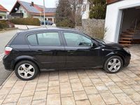 Second-hand Opel Astra 105 CP (77 kW) 2004 Negru Berlinǎ