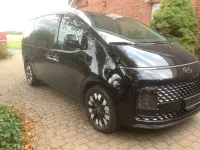 Gebraucht Hyundai Staria Signature 224 PS (164 kW) 2025 Schwarz Van / Kleinbus
