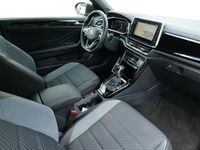Gebraucht VW T-Roc Cabriolet R-line 150 PS (110 kW) 2023 Deep black perleffekt Cabrio