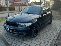 Gebraucht BMW 116 122 PS (89 kW) 2009 Schwarz Kleinwagen