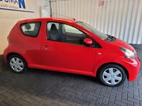 Gebraucht Toyota Aygo Cool 68 PS (50 kW) 2009 Rot Kleinwagen