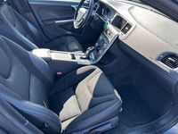 Gebraucht Volvo V60 190 PS (139 kW) 2017 Osmium grey Kombi