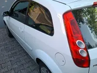 Gebraucht Ford Fiesta 80 PS (58 kW) 2008 Weiß Kleinwagen