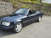 Second-hand Mercedes E200 Edition 136 CP (100 kW) 1997 Negru Cabrio