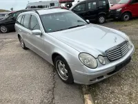 Usado Mercedes E220 150 CV (110 kW) 2006 Plateado Familiar
