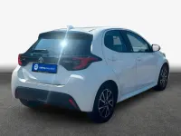 Gebraucht Toyota Yaris Basis 116 PS (85 kW) 2022 Schneeweiß Kleinwagen