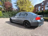 Gebraucht BMW 320 143 PS (105 kW) 2009 Grau Limousine