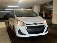 Gebraucht Hyundai i10 Passion 67 PS (49 kW) 2018 Weiß Kleinwagen