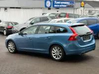 Gebraucht Volvo V60 Kinetic 190 PS (139 kW) 2016 Blau Kombi