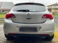 Gebraucht Opel Astra 140 PS (102 kW) 2012 Limousine