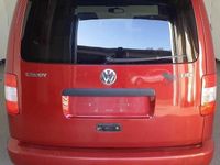 Gebraucht VW Caddy Team 105 PS (77 kW) 2010 Rot Van / Kleinbus