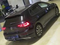 Gebraucht VW Golf VIII Active 150 PS (110 kW) 2022 Deep black pearlescent (metallic) Limousine