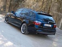 Gebraucht BMW 320 177 PS (130 kW) 2008 Schwarz Kombi
