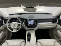Gebraucht Volvo XC60 Pro 235 PS (172 kW) 2021 Silver dawn SUV