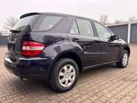 Gebraucht Mercedes ML320 224 PS (164 kW) 2007 Blau SUV