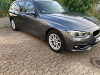 Gebraucht BMW 318 Advantage 136 PS (100 kW) 2019 Grau Kombi