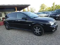Usata Opel Signum Edition 155 CV (114 kW) 2005 Nero Utilitaria