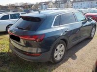 Gebraucht Audi e-tron 300 kW (408 PS) 2023 Manhattangrau (metallic) SUV