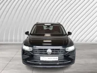 Gebraucht VW Tiguan Life 150 PS (110 kW) 2023 Deep black perleffekt SUV