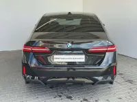 Gebraucht BMW 520 M Sport 197 PS (144 kW) 2024 Schwarz Limousine
