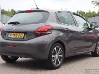 Gebraucht Peugeot 208 Allure 82 PS (60 kW) 2019 Grau Kleinwagen