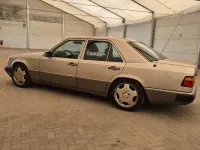 Gebraucht Mercedes 230 132 PS (97 kW) 1990 Gold Limousine