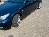 Gebraucht BMW 525 197 PS (144 kW) 2007 Blau Kombi