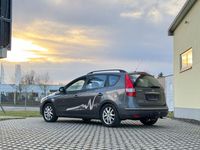 Gebraucht Hyundai i30 Premium 143 PS (105 kW) 2008 Steel gray Kombi