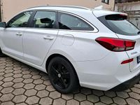 Gebraucht Hyundai i30 140 PS (102 kW) 2019 Weiß Kombi