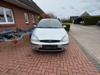 Używany Ford Focus 101 KM (74 kW) 2002 Srebrny Sedan/Limuzyna
